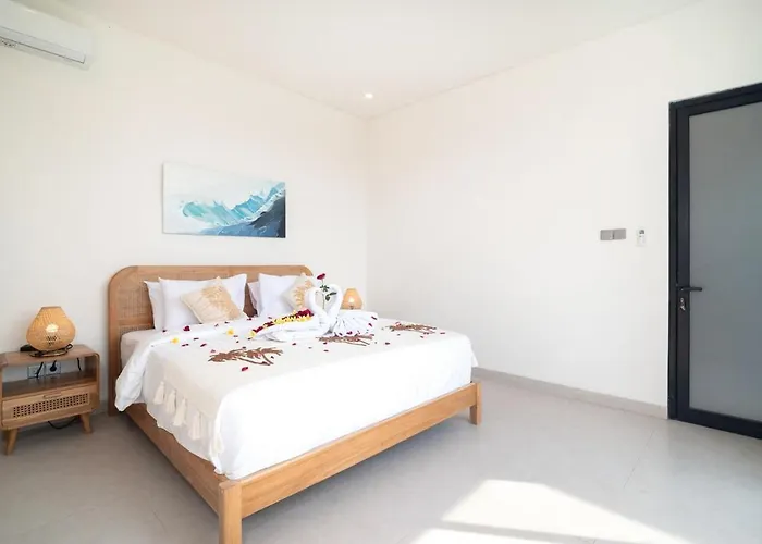 New 2 Bed Pererenan Infinity Pool & Ricefield View Villa