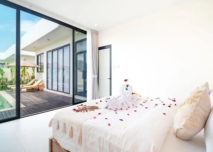 New 2 Bed Pererenan Infinity Pool & Ricefield View Canggu
