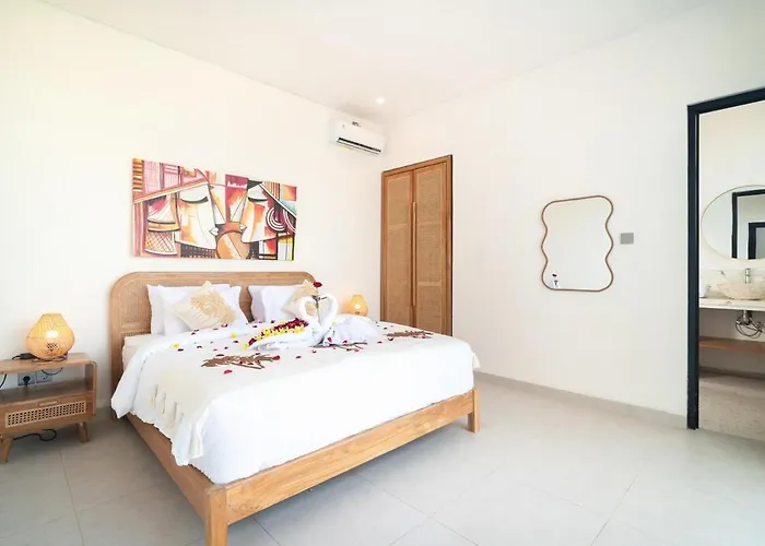 New 2 Bed Pererenan Infinity Pool & Ricefield View Villa