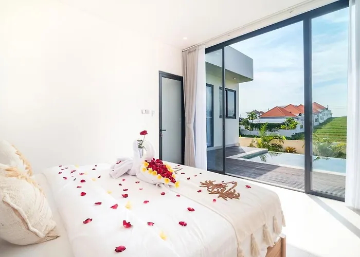 Villa New 2 Bed Pererenan Infinity Pool & Ricefield View Canggu