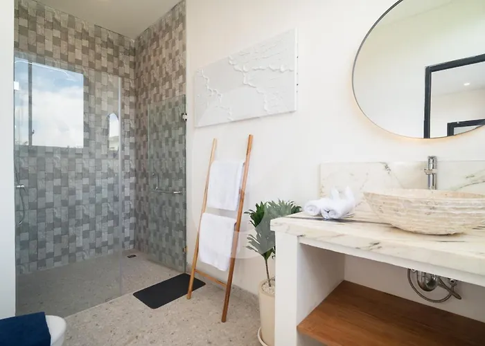 New 2 Bed Pererenan Infinity Pool & Ricefield View Canggu